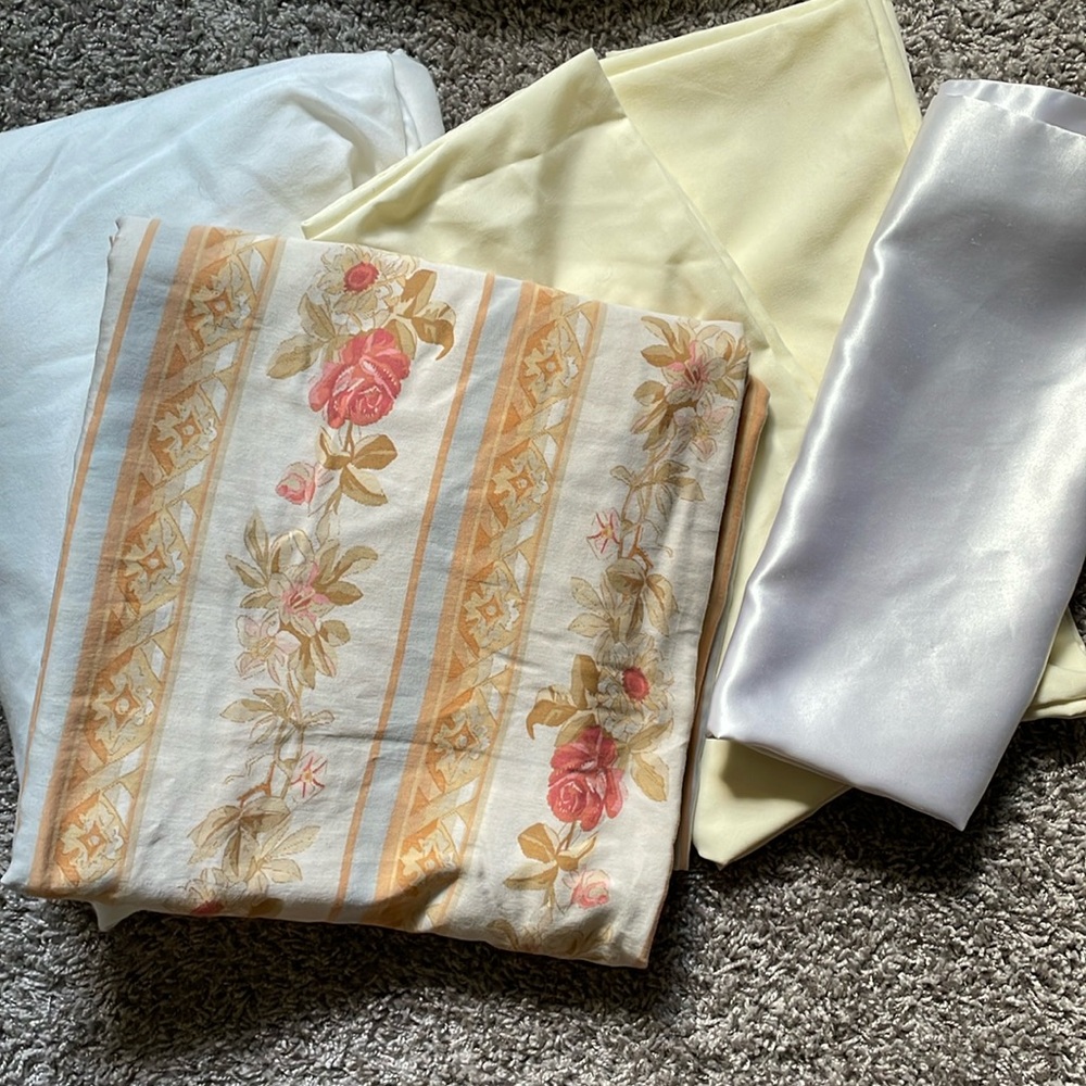 Queen size mix and match sheet set!